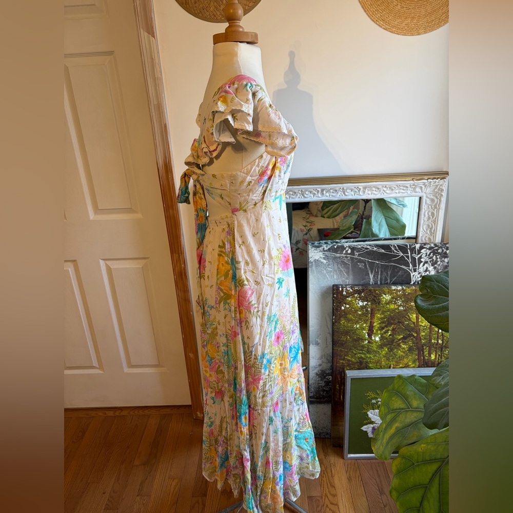 SPELL Lei Lei Frill Gown is incredibly exquisite & one for the Spell collectors - Picture 10 of 12